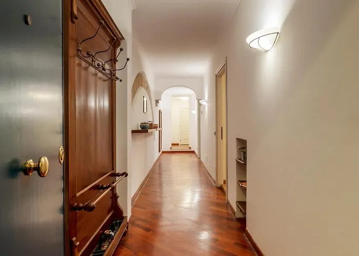 Guesthost - San Lorenzo Cozy And Comfortable Flat